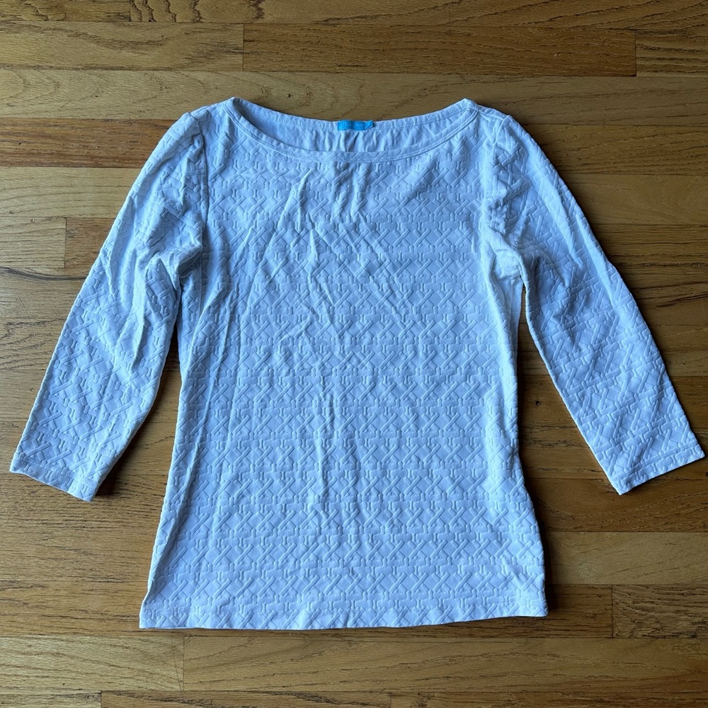 Textured white 3/4 sleeve tee